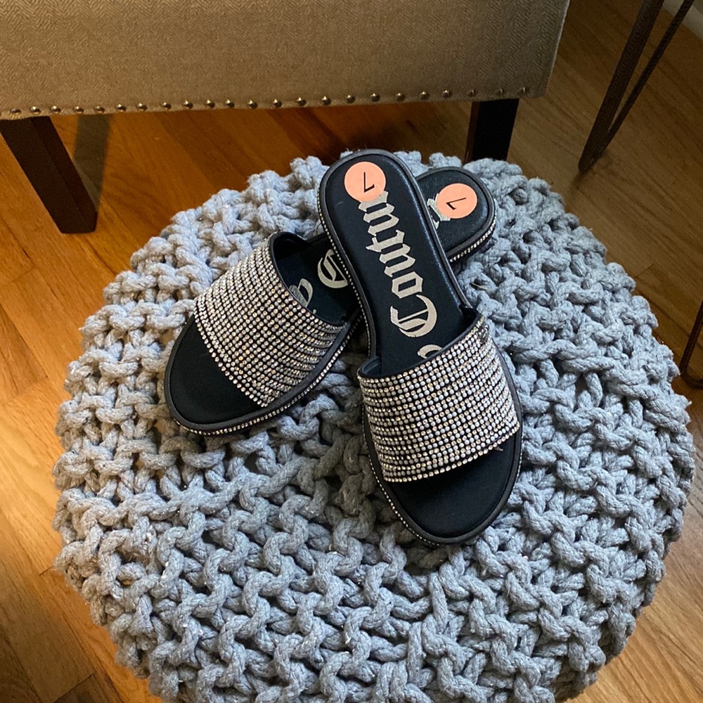NWOT Juicy counter sandals